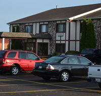 Sky Lodge Inn  Suites - Delavan