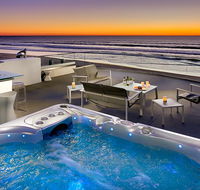 3415 - Beauty on the Beach Seven-Bedroom Holiday Home