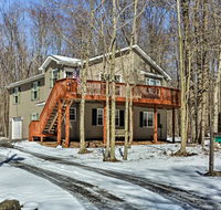 'Pocono Zen' - Arrowhead Lake Home - Walk to Pool