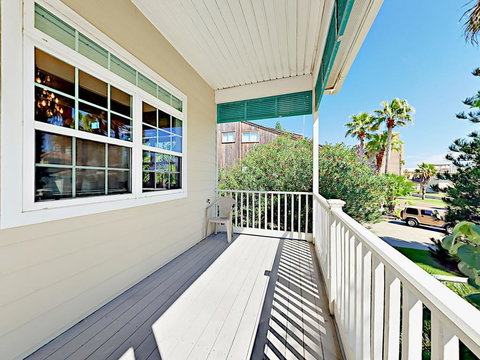 104 B East Sunny Isles Drive Home - Adwords Guide 3