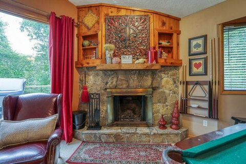 A Southern Point Of View - 3 Bedrooms, 2 Baths, Sleeps 8 Cabin - Adwords Guide 3