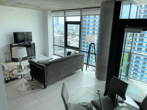 AA Arena Miami 30 Day Rentals - Adwords Guide 0