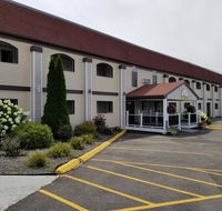 All Seasons Inn  Suites