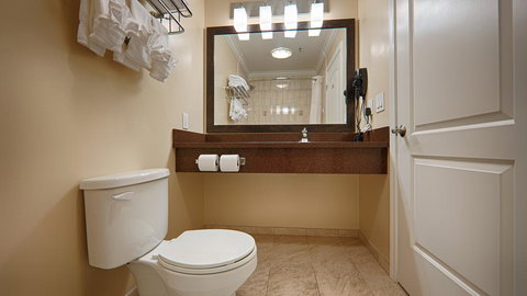 Best Western Plus Airport Plaza - Adwords Guide 3