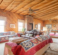 Big Family Lodge near ARK Sleeps 16