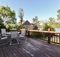 Chalets Resort LAKEFRONT Cottage Free Amenities Amazing views Kayaks 2 Pools