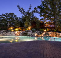 Chalets Resort LAKEFRONT Cottage Free Amenities Amazing views Kayaks 2 Pools