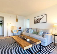Charming 2 Bedroom Mid Centry Style - South Coast Dr - Disney Land