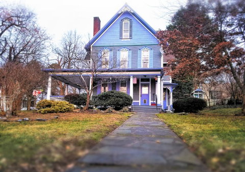 CHARMING EXECUTIVE VICTORIAN MANSION W/ FREE PARKING - Near Bucknell - Adwords Guide 0