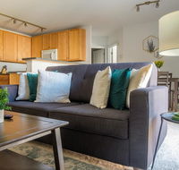 Classic 1BR Apt Walk to Everything