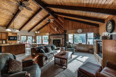 CREEK SIDE GETAWAY - Adwords Guide 3