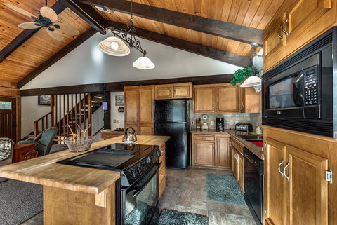 CREEK SIDE GETAWAY - Adwords Guide 1