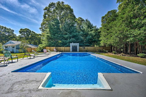 East Falmouth Home With Pool- Near Downtown And Beach - Adwords Guide 0
