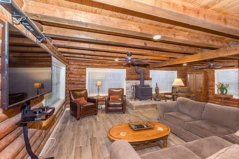 East Main House 909 Home - Adwords Guide 2