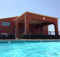 Econo Lodge Inn Suites