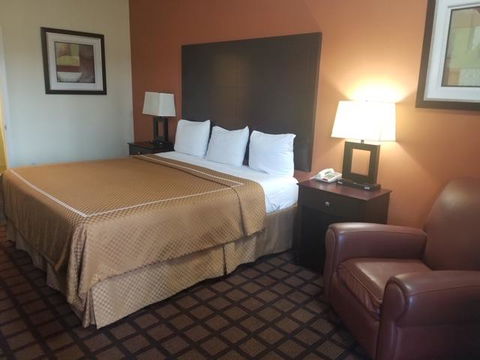 EXECUTIVE INN & SUITES - Adwords Guide 2