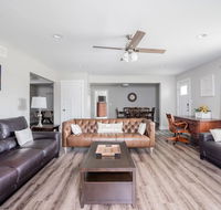 Family Home and Comfort 2 Min to Ark 3 bdrm