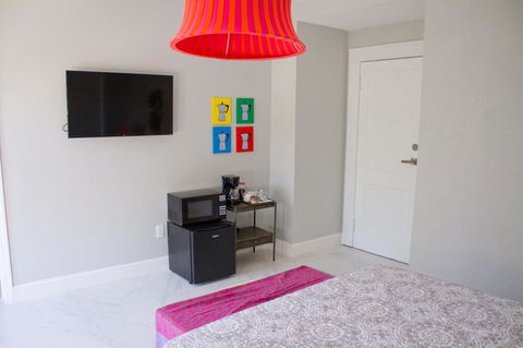 G - Colorful And Luminous Suite Near MIA (Apt 4) - Adwords Guide 2