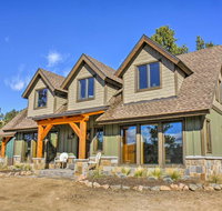 Hillside Pine Home on 12.6 Acres w/Mountain Views