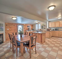 Lake Superior Bungalow Less Than 3 MI to Marquette Mtn