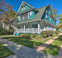 Large Lake Geneva Home with a Prime Dwtn Location