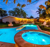 Lovely home FREE Luxury Car Service Pool and Hot Tub with Game Room