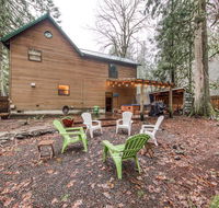 Marshall's Cabin in Rhododendron