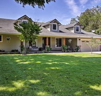 McMinnville Wine Country Home w/ Hot TubDeck