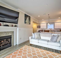 Modern Hampton Beach Condo Less Than half Mi to the Beach