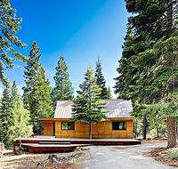 Modern Wooded Oasis W/ Hot Tub Walk To Beach Cabin