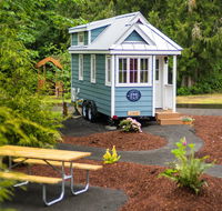 Mount Hood Village Zoe Tiny House 9