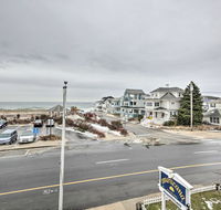 Ocean-View Apartment - Walk to Cafes and Beach