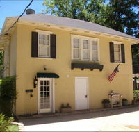 Ockley  Cottage at Waterford Square - Privacy on the park