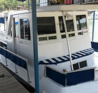 Peaceful Houseboat Stay