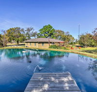 Pottsboro Home on 2 Acres with Jacuzzi Near Marina