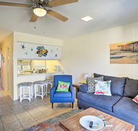 Quaint  Cozy Carolina Beach Condo Near Boardwalk