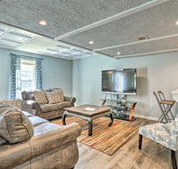 Renovated Mount Pocono Apt - 3.5 Mi. to Mount Airy