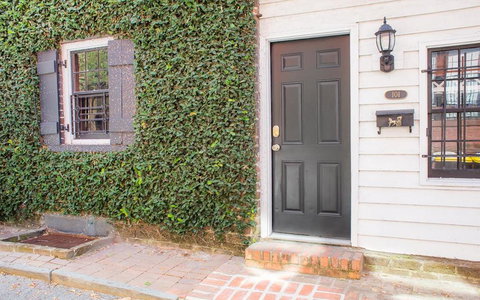 Saint Germain Carriage By Lucky Savannah - Adwords Guide 0