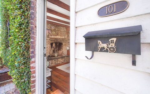 Saint Germain Carriage By Lucky Savannah - Adwords Guide 2