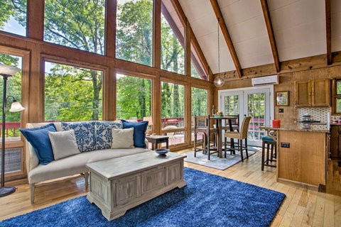 Saluda Cabin With Deck Situated On Lake Hosea! - Adwords Guide 3