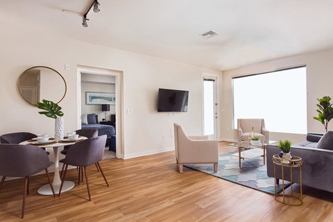 SD Spacious Suite 2BR APT - Adwords Guide 1