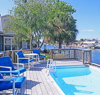 Sleeps 10 Waterfront Paradise Dock Pool More
