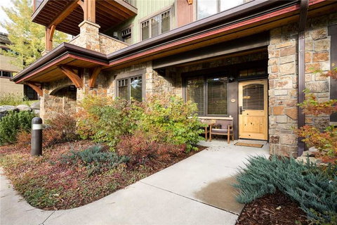 SPECIAL RATES!!!Unique, Beautifully Appointed 1 Bed Mountain Getaway With BBQ, Private Parking - Adwords Guide 1