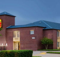 Super 8 by Wyndham Farmers Branch/North Dallas