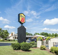 Super 8 by Wyndham Monroe