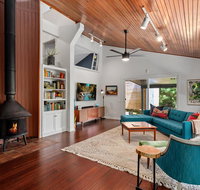 Vintage Bungalow - Near DT Rogers and Lake