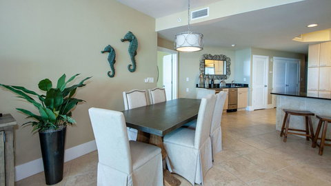 CRC0216 - Timeless And Quiet Two-bedroom Apartment - Adwords Guide 1