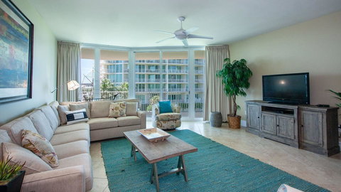 CRC0216 - Timeless And Quiet Two-bedroom Apartment - Adwords Guide 0