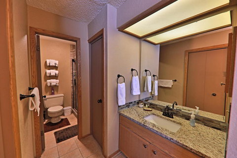 A11 Snowblaze Athletic Club Condo - Adwords Guide 4