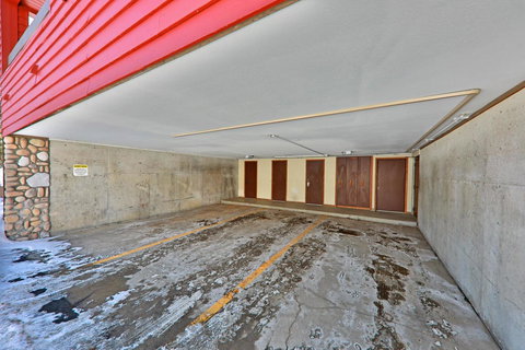 A11 Snowblaze Athletic Club Condo - Adwords Guide 12